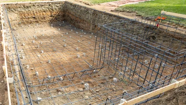 tilted-outdoor-pool-construction
