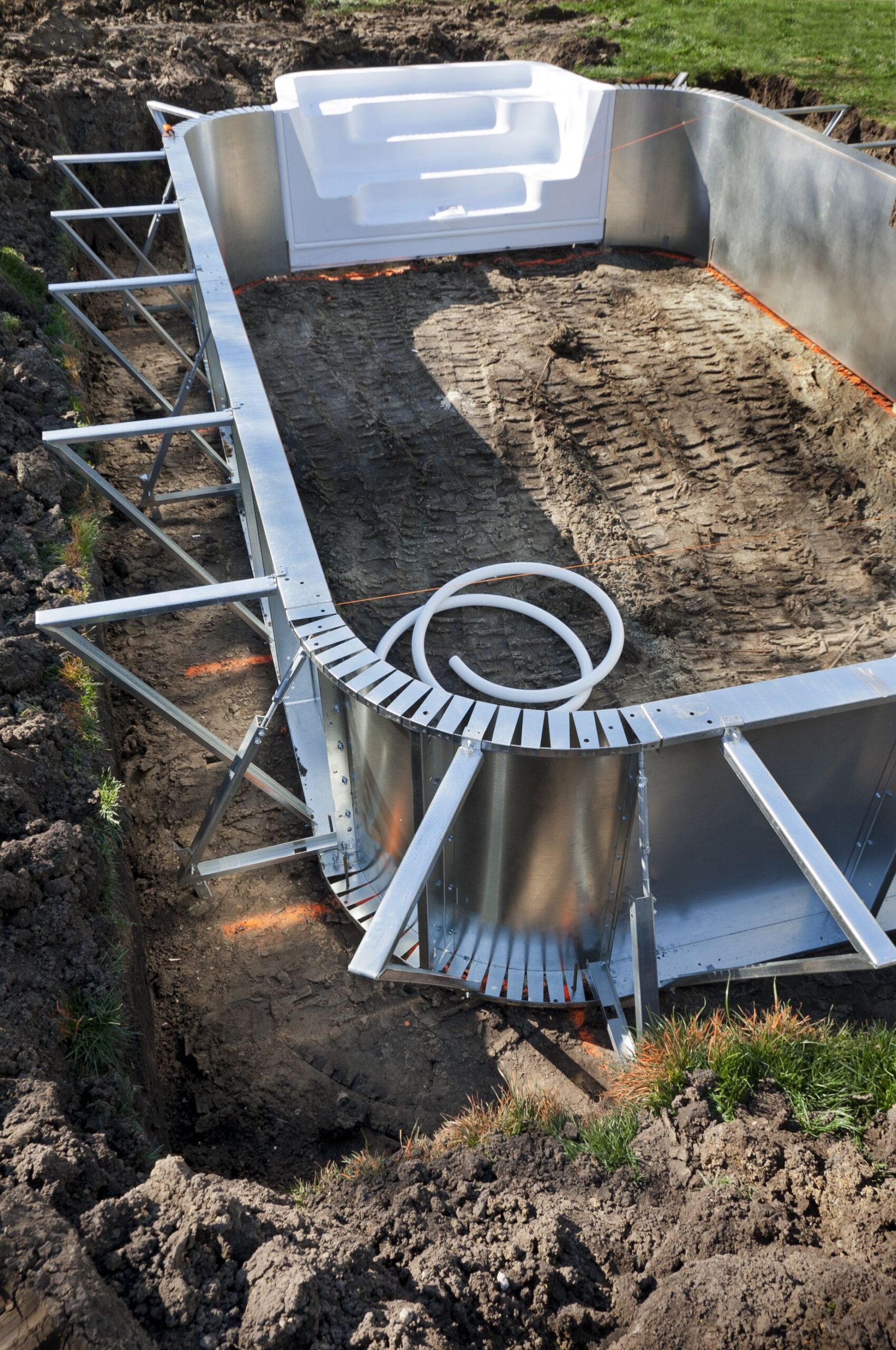 outdoor-pool-construction-titled
